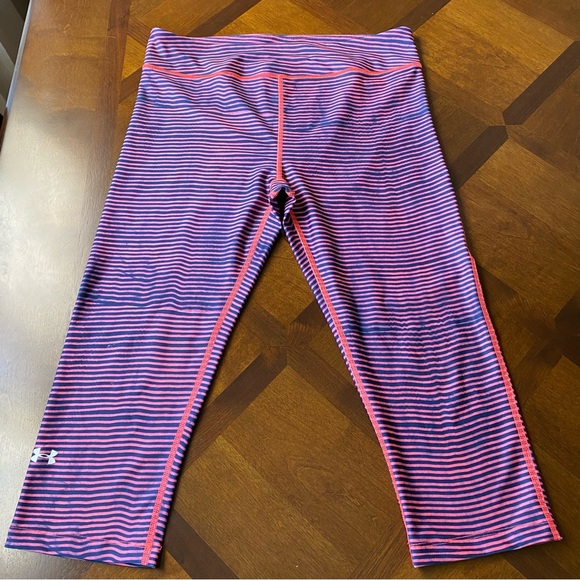 Under Armour Pants - Under Armour capris leggings EUC